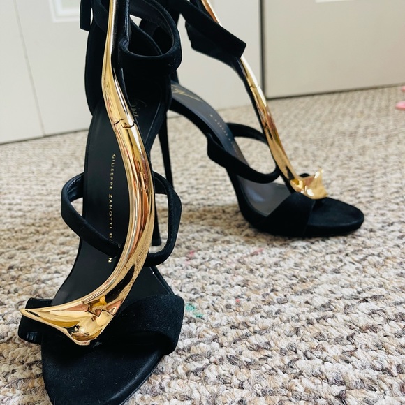 Giuseppe Zanotti shoes - Picture 3 of 10